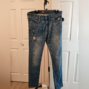 5/25$ Hollister Skinny jeans